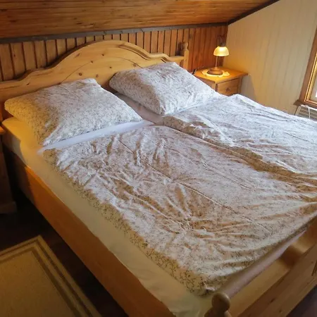 Semesterbostad Haus Mika